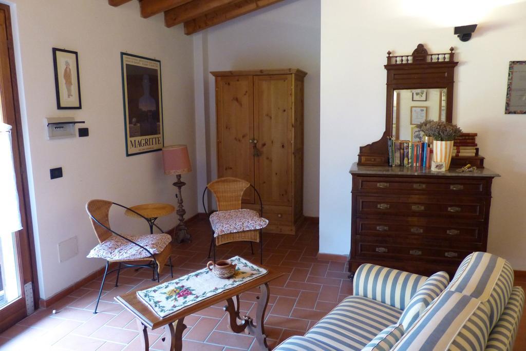 Arriga Alta Villa Lonato Room photo